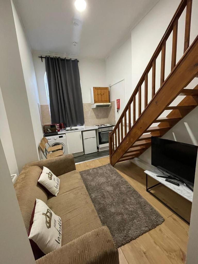 Modern Studios Queenspark London Kültér fotó